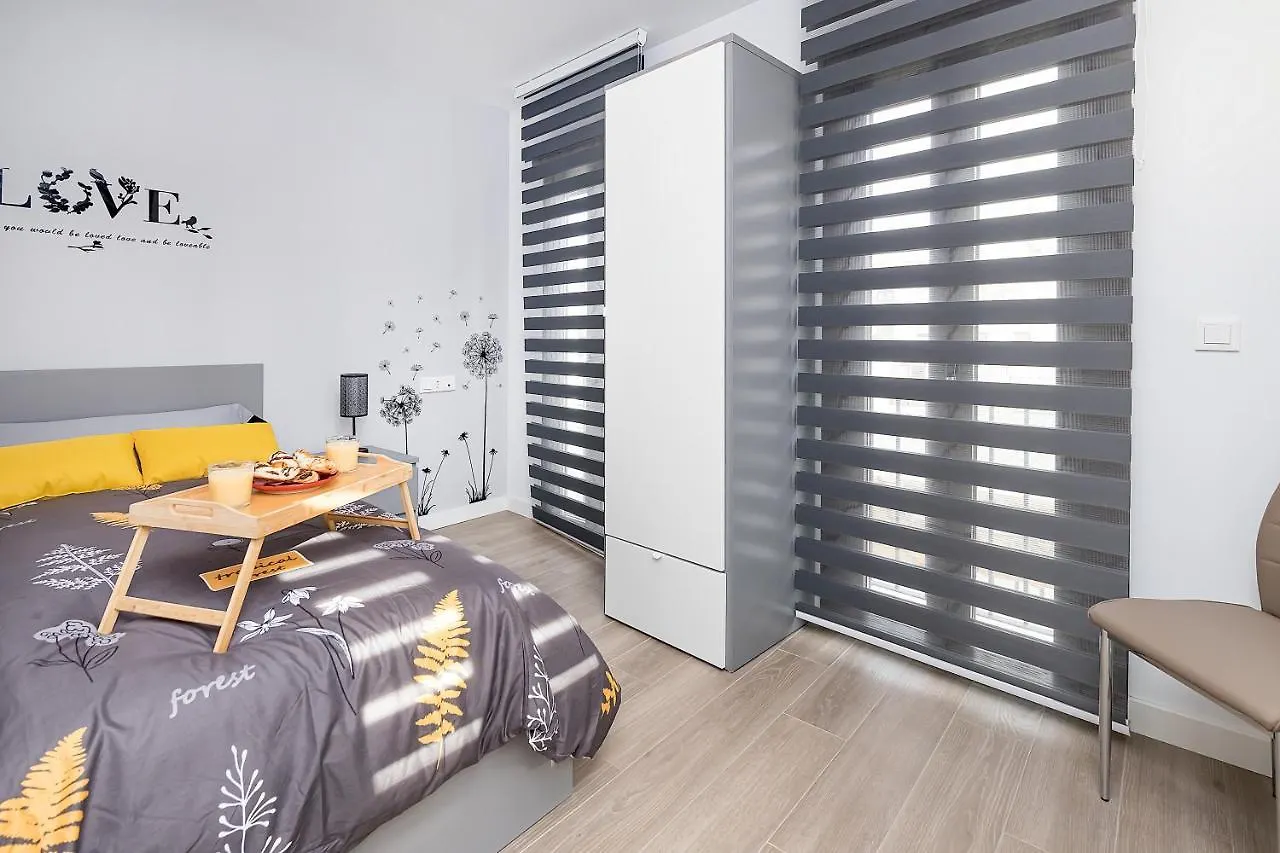 Bhost - Regina Apartment Cordoba